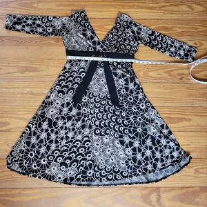 V neck/back A-Line dress gold black Large women's